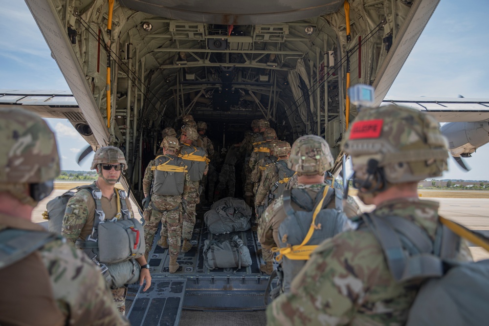 Oklahoma Guard units conduct airborne operations with Nebraska, Indiana