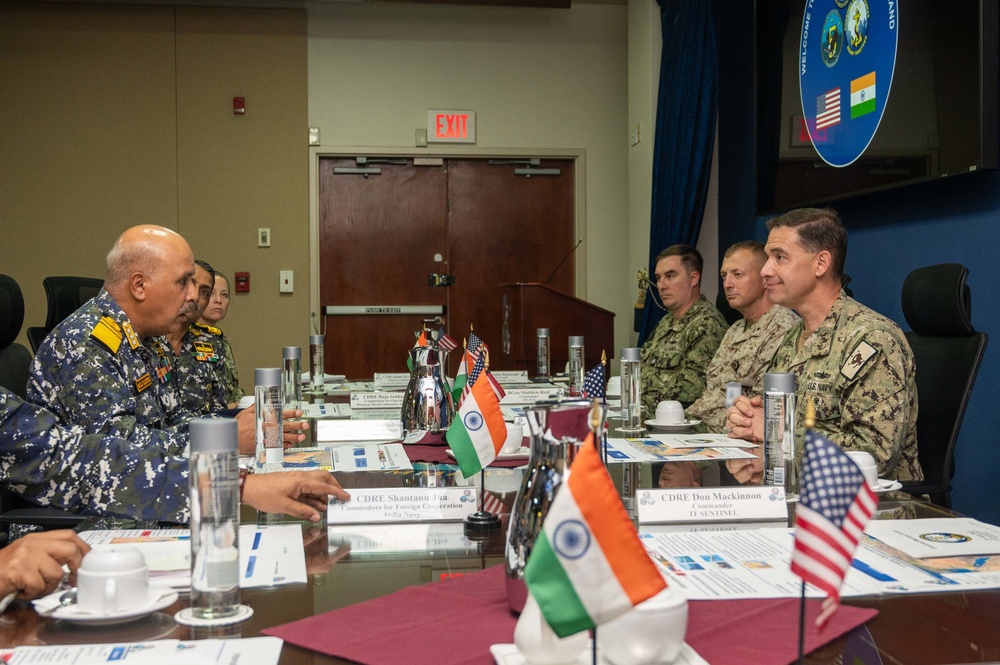 Indian Delegation Visits U.S. 5th Fleet