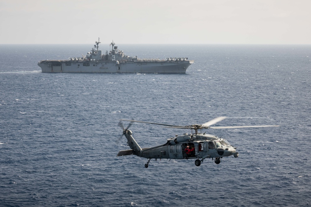 Kearsarge Conducts a Search and Rescue Exercise