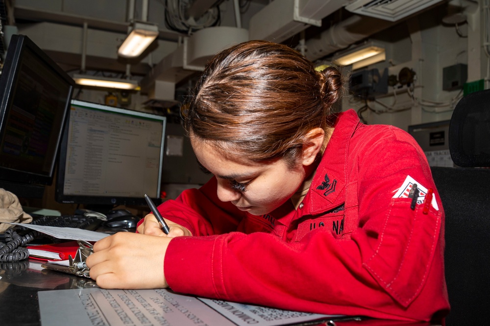 DVIDS - Images - USS Essex Participates in RIMPAC 2022 [Image 6 of 7]