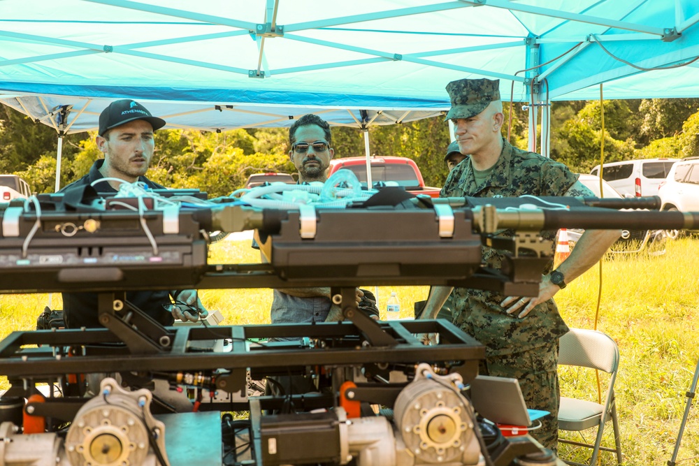 19th Sergeant Major of the Marine Corps visits Combat Logistics Battalion 8 during Technology Operational Experimentation Exercise 2022