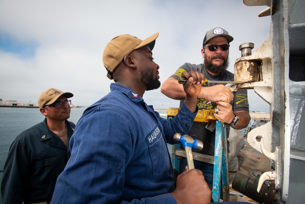 DVIDS - Images - USS Chung-Hoon (DDG 93) Readies for Deployment, Hosts ...