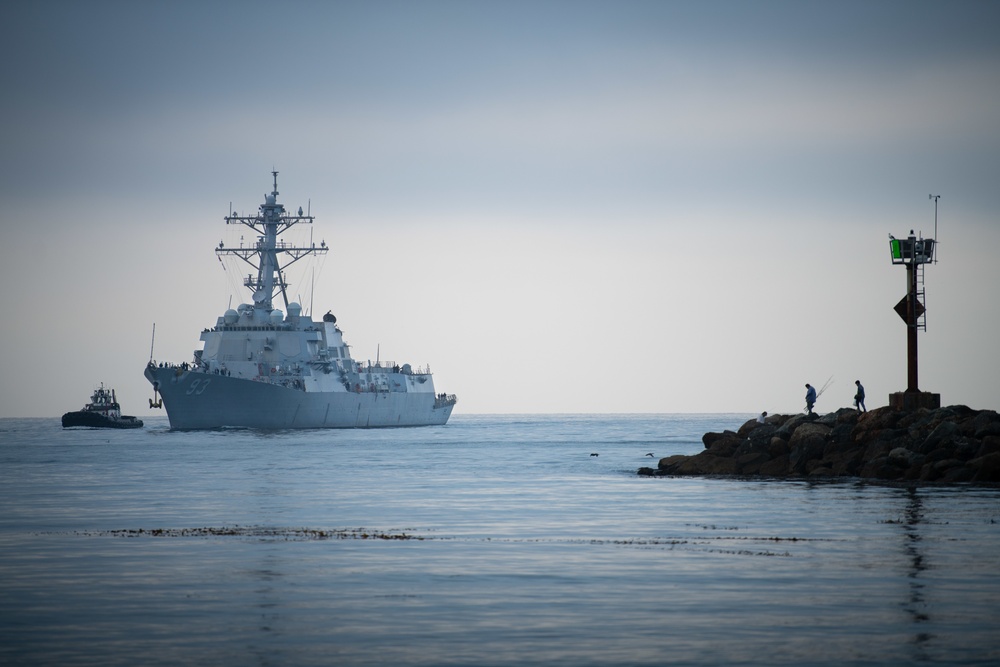 USS Chung-Hoon (DDG 93) Readies for Deployment, Hosts Workforce Tours at Naval Surface Warfare Center, Port Hueneme Division