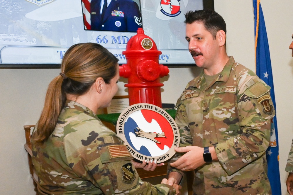 ABG leadership present quarterly awards