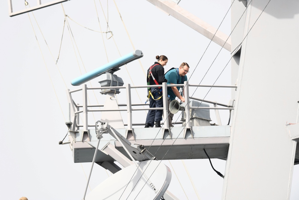 USS Chung-Hoon (DDG 93) Readies for Deployment, Hosts Workforce Tours at Naval Surface Warfare Center, Port Hueneme Division