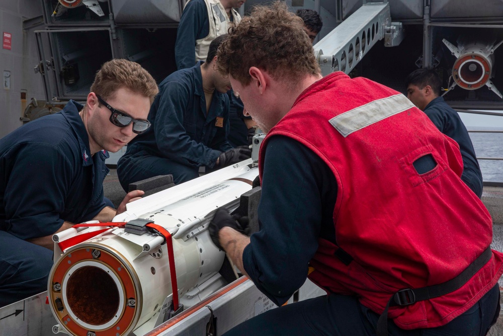 RIMPAC 2022: Abraham Lincoln conducts a missile download