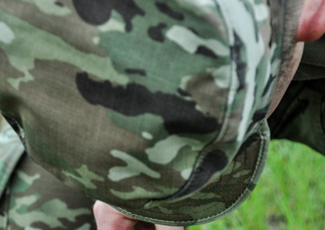 350th CACOM Army Reserve Soldiers train on antenna emplacement