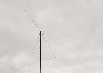 350th CACOM Army Reserve Soldiers train on antenna emplacement