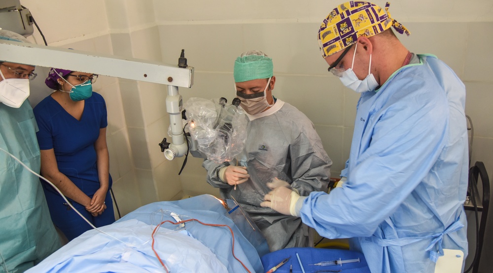 HEART 22 ophthalmology team performs eye surgeries on Honduran patients