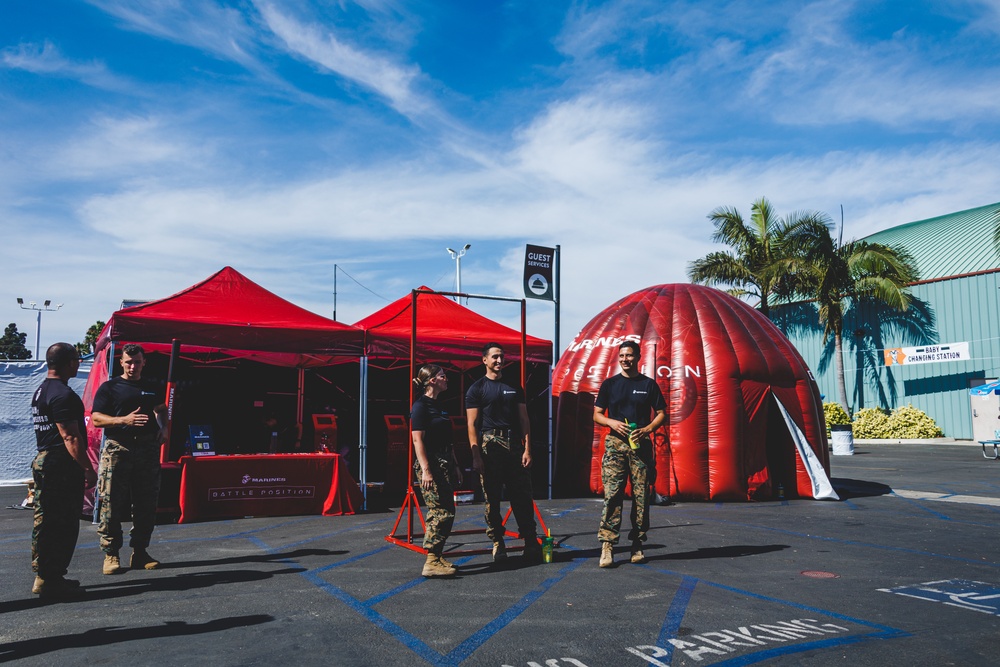 Marines Challenge Fairgoers In Virtual Reality