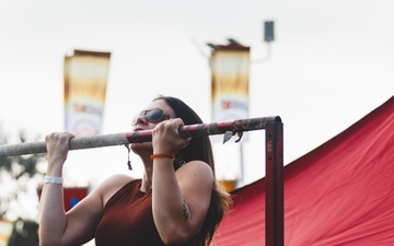 Marines Challenge Fairgoers In Virtual Reality