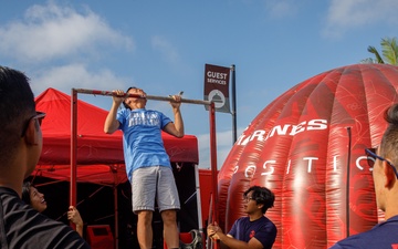 Marines Challenge Fairgoers In Virtual Reality