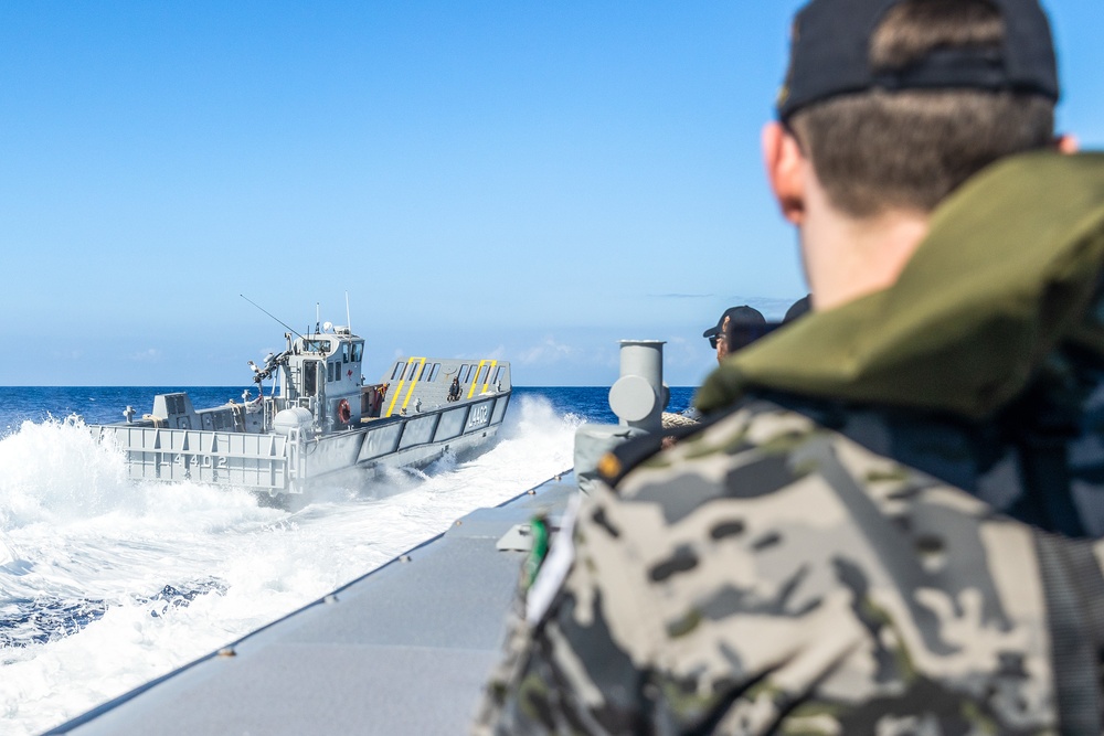 HMAS Canberra Landing Craft Rides during RIMPAC 2022