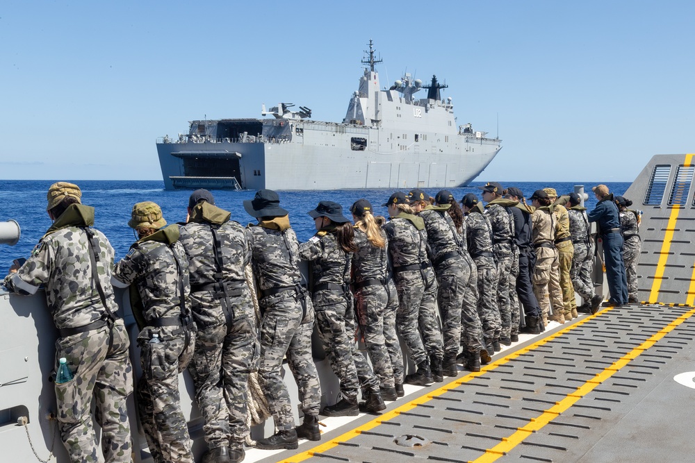 HMAS Canberra Landing Craft Rides during RIMPAC 2022