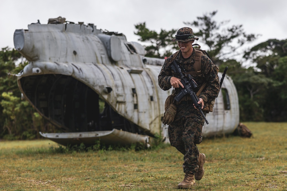 MWSS-171 and MWSS-172 conduct EABO and LZ clearing operations at Jungle Warfare Training Center