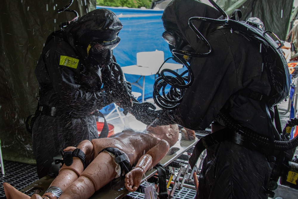 US Soldiers conduct decontamination operations