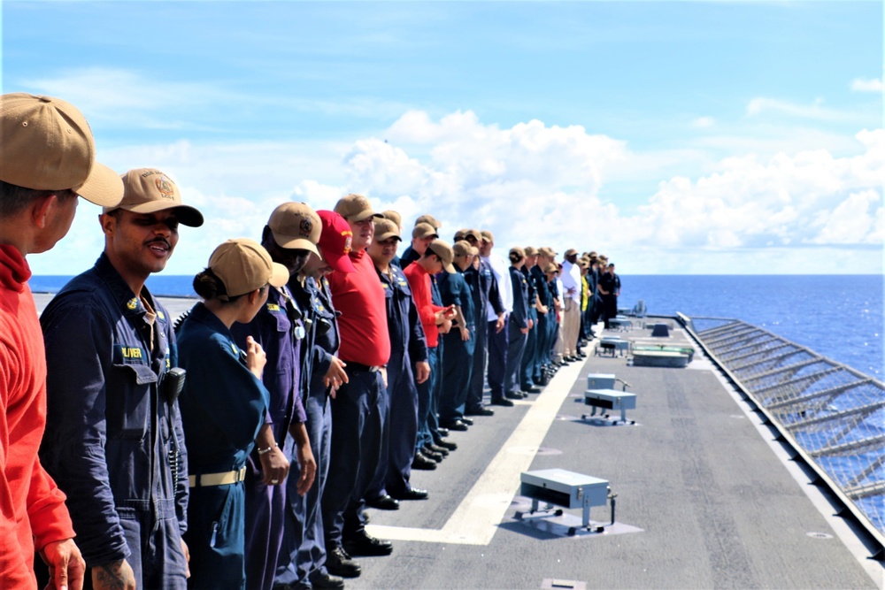 USS Jackson sails alongside JMSDF JS Kirisame