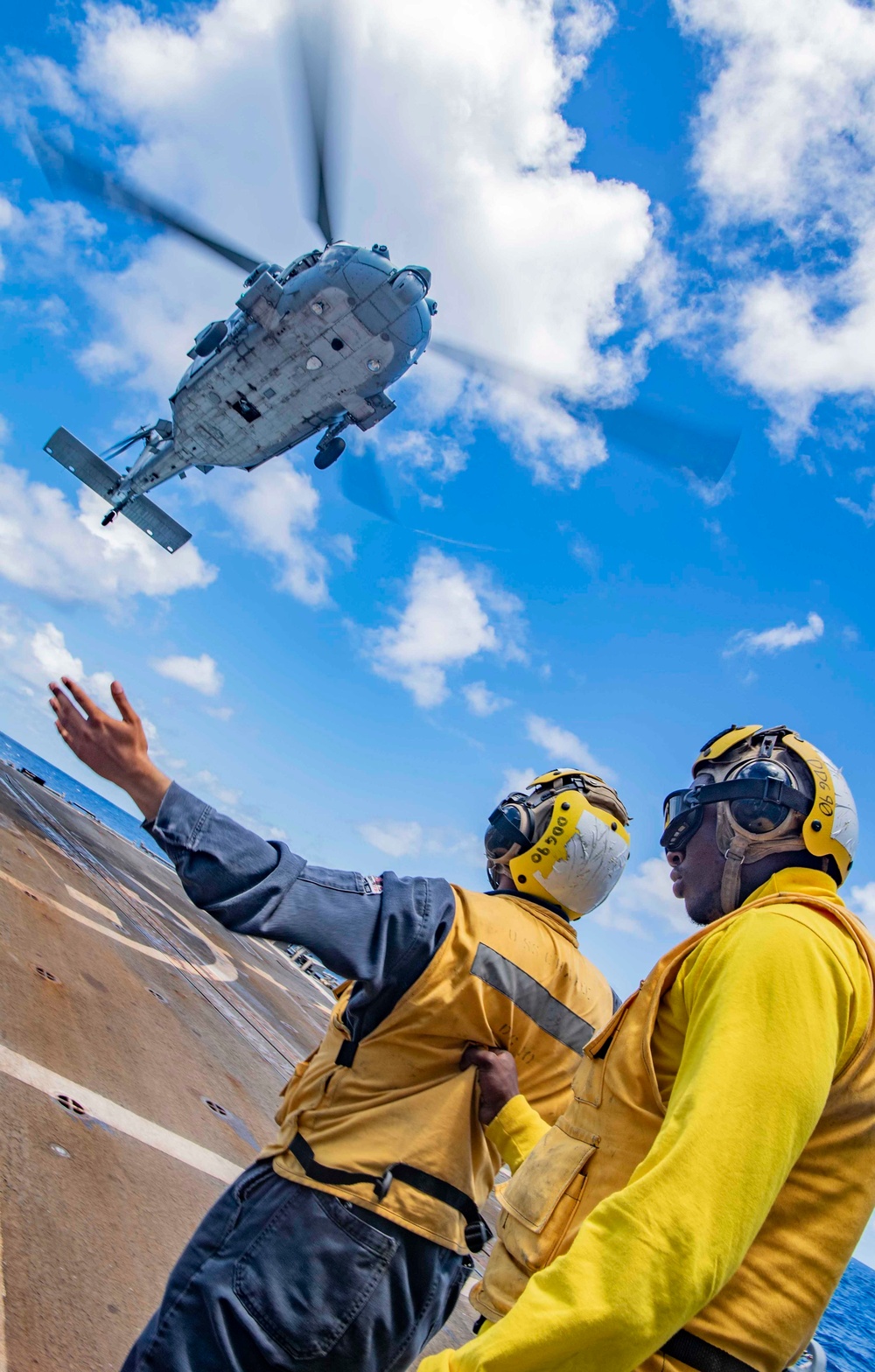 USS Chafee conducts flight operations during RIMPAC 2022