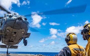 USS Chafee conducts flight operations during RIMPAC 2022