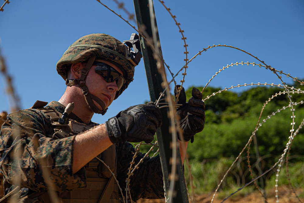 3rd LSB Engineer Support Platoon Marines fortify defensive position