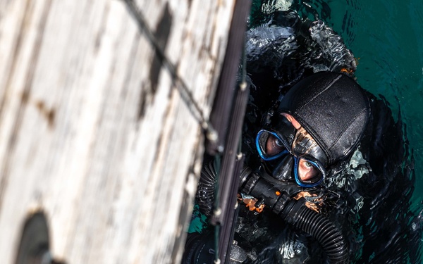 Croatian VSS train with U.S. Navy SEAL's