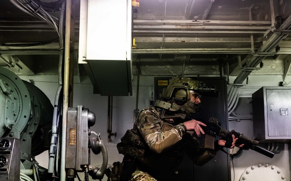 Croatian VSS train with U.S. Navy SEALs