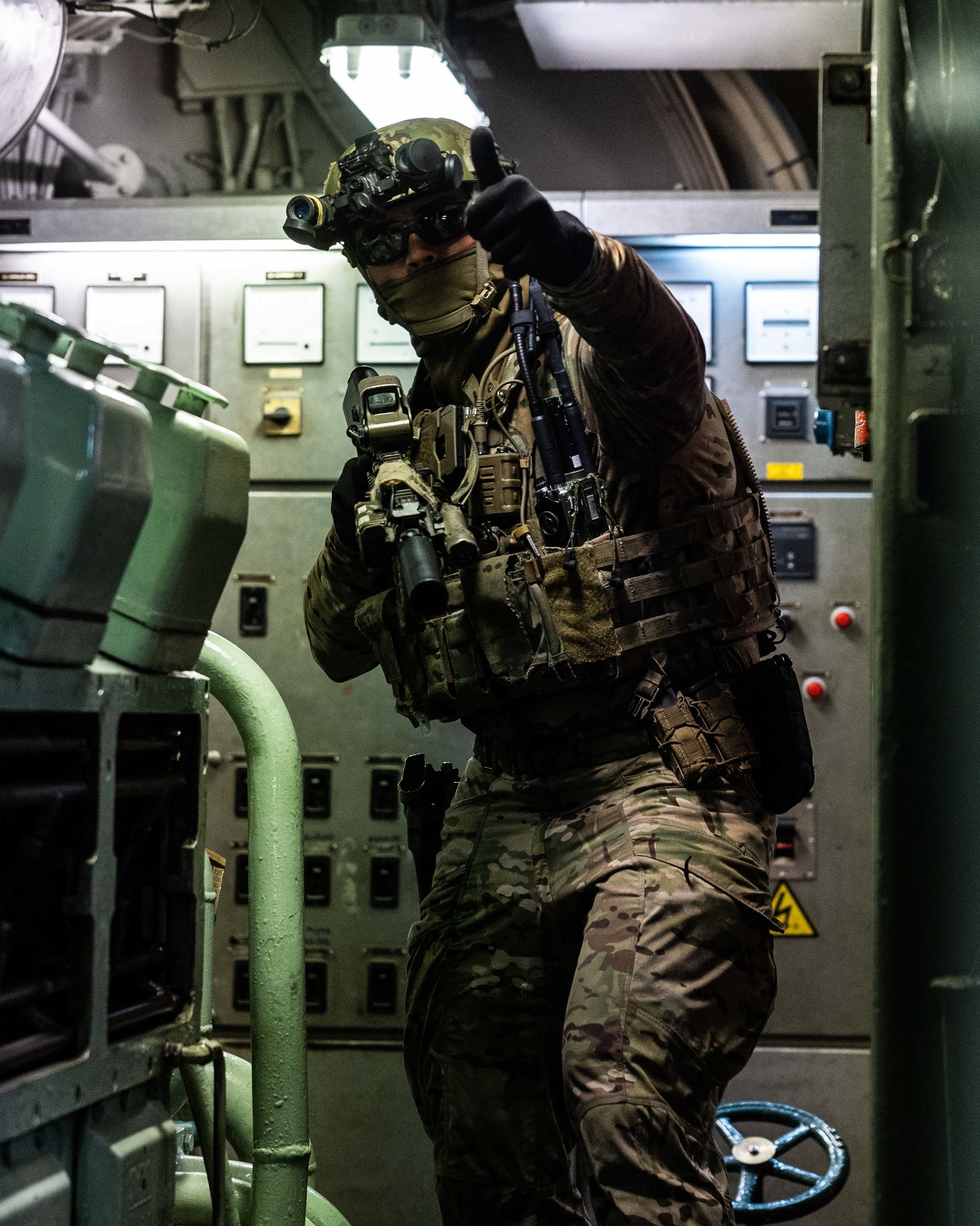 米海軍 本物 デジタル迷彩 24インチ スーツケース NAVY SEALS 米軍 DVIDS - Images - Croatian VSS train with U.S. Navy SEALs [Image 17