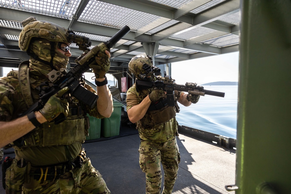 Croatian VSS train with U.S. Navy SEALs