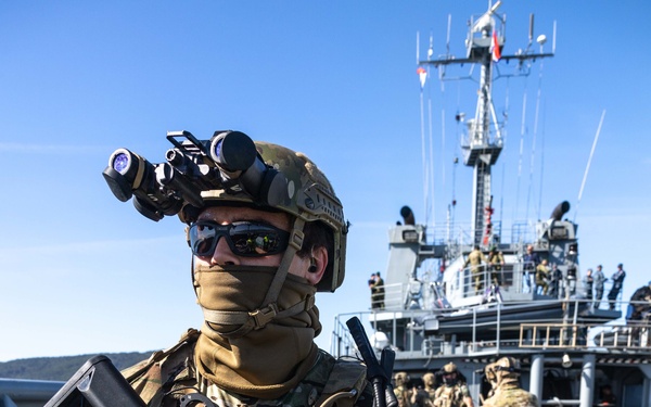 Croatian VSS train with U.S. Navy SEALs