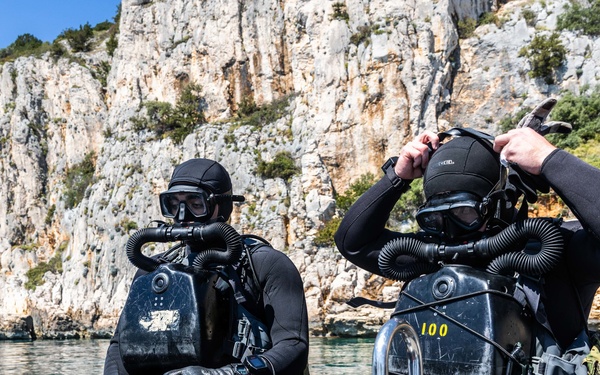 Croatian VSS train with U.S. Navy SEALs