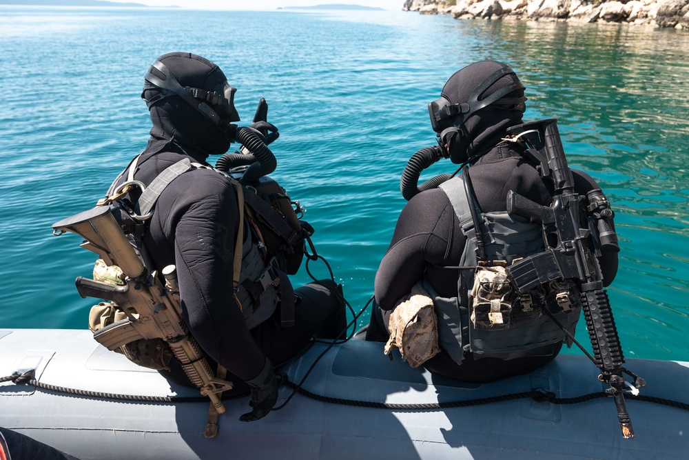 Croatian VSS train with U.S. Navy SEALs