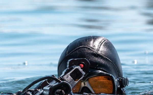 Croatian VSS train with U.S. Navy SEALs