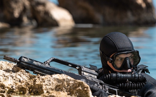 Croatian VSS train with U.S. Navy SEALs