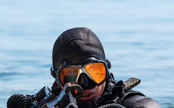 Croatian VSS train with U.S. Navy SEALs