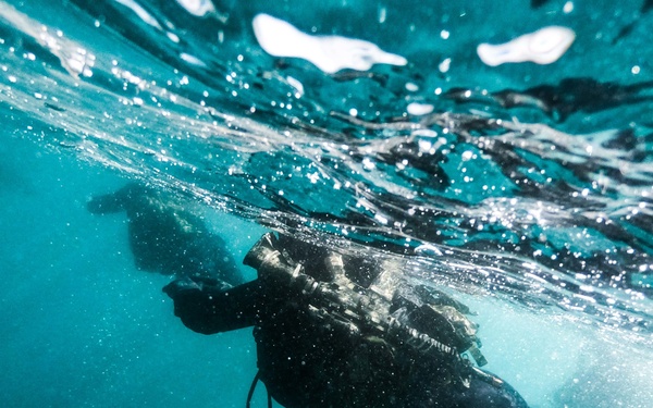 Croatian VSS train with U.S. Navy SEALs