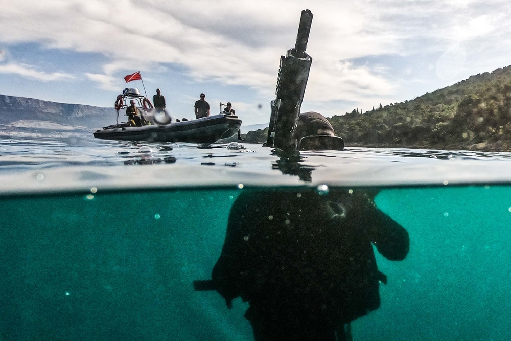 Croatian VSS train with U.S. Navy SEALs