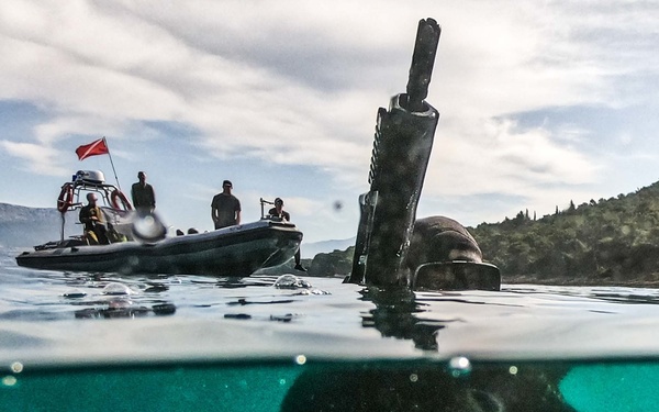 Croatian VSS train with U.S. Navy SEALs