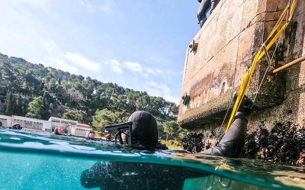 Croatian VSS train with U.S. Navy SEALs