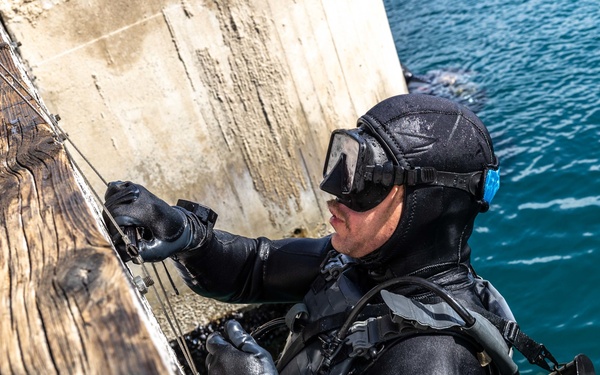 Croatian VSS train with U.S. Navy SEALs