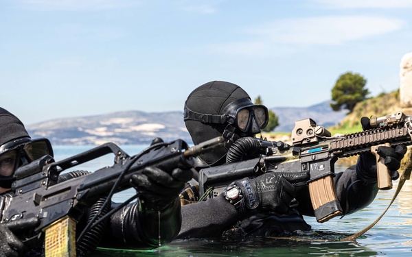 Croatian VSS train with U.S. Navy SEALs
