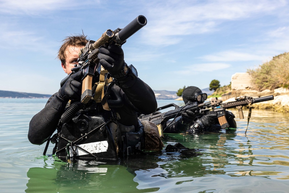 Croatian VSS train with U.S. Navy SEALs