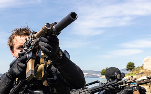 Croatian VSS train with U.S. Navy SEALs