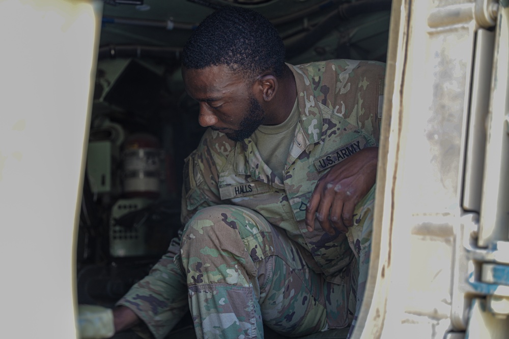 Alpha Troop, 4-10 Cav prepares Bradleys for gunnery qualification