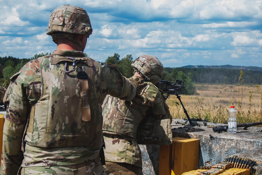 12th Combat Aviation Brigade Soldiers conduct M240 weapons familiarization at Grafenwoehr, Germany