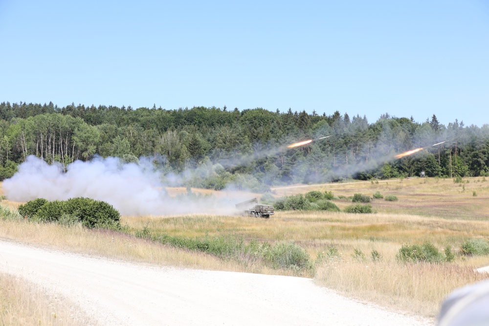 U.S. And Slovakian Soldiers operate as one battery during DF-22