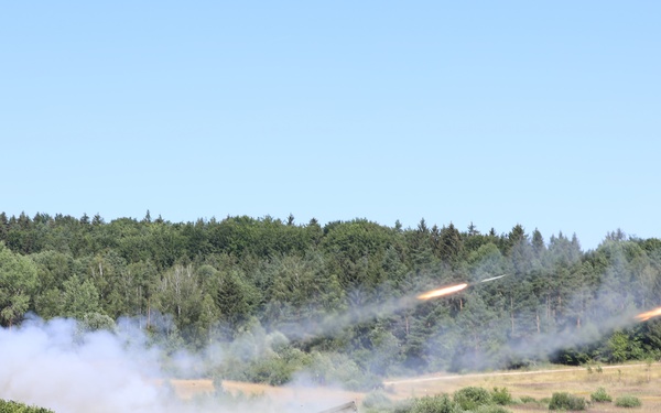 U.S. And Slovakian Soldiers operate as one battery during DF-22