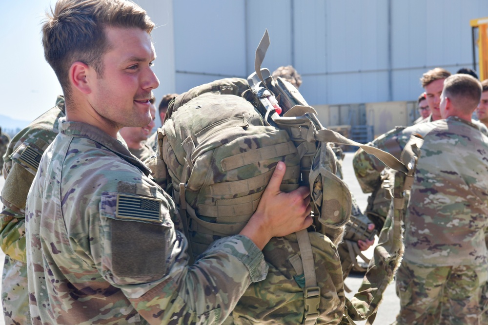 Soldiers Unload Supplies