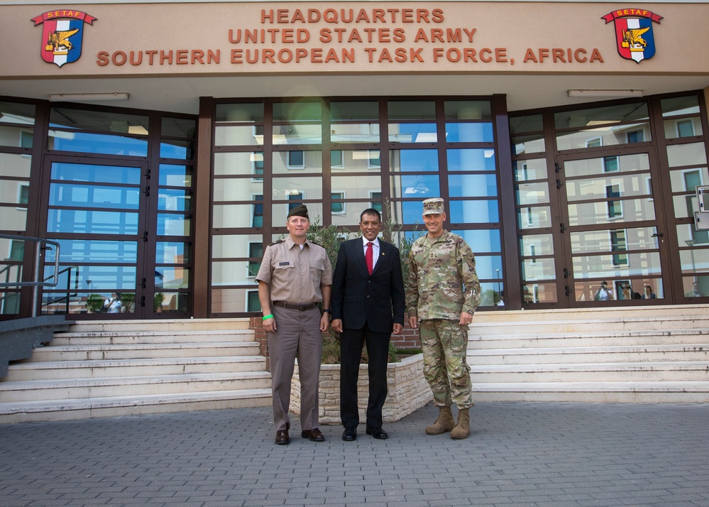 Army CIO/G6 visit SETAF-AF