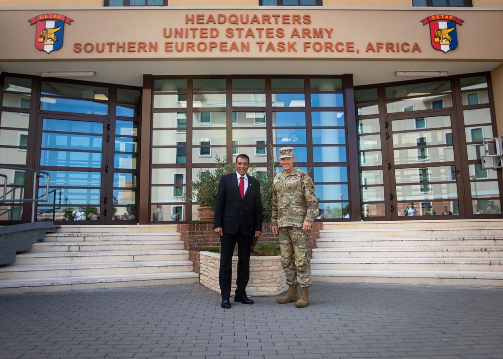 Army CIO/G6 visit SETAF-AF
