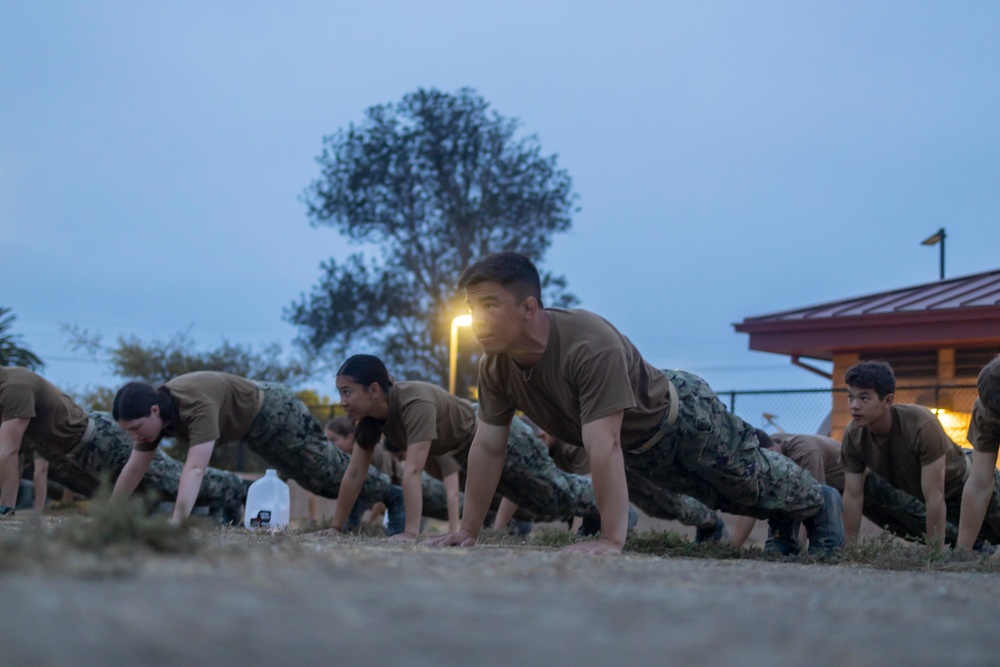 1st LAR Midshipmen Marine Week